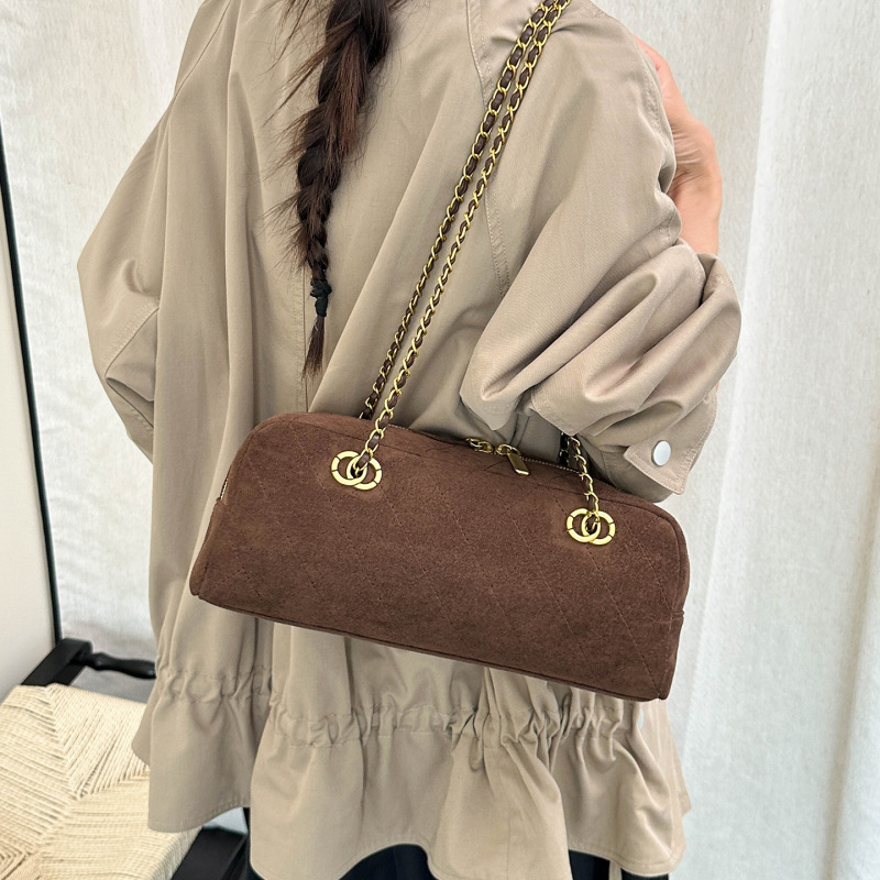 Wholesale 2026 Autumn/Winter New Maillard Retro Chain Underarm Bag for Women, Large Capacity Commuter Shoulder Bag, Baguette Bag