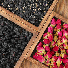 Nanjing Tongren Tang Black Goji Berry Mulberry Rose Tea 120g, Suitable for Men and Women, Workplace Wellness Flower Tea, Factory Wholesale and Distribution