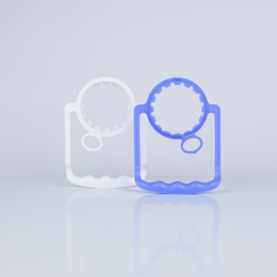 Fábrica de fuente al por mayor botella de agua potable desechable 55 calibre botella de bebidas PE mango mango de plástico