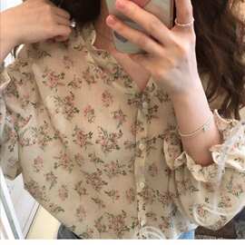 V领韩国美腻少女感简约24女清新碎花喇叭袖雪纺衬衫印花年春气质