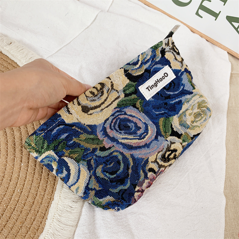 Original niche fabric makeup women's bag large capacity high-looking texture storage bag zipper small square bag portable