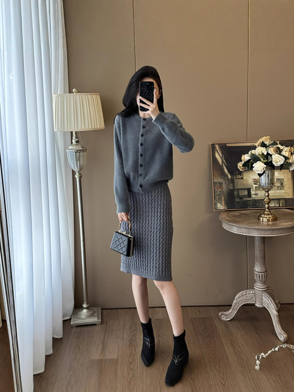 港风2025新款冷淡系针织别致裙子小个子气质套装两件套女款秋冬潮|undefined