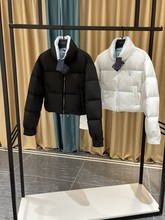 正确版本P家25SS新款秋冬新款三角标短款羽绒面包服上身版型超棒