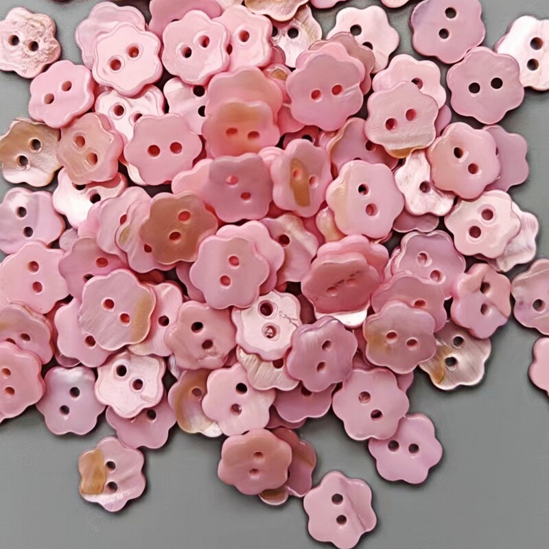 Special-shaped buttons clothing accessories accessories DIY handmade color buttons flower-shaped natural shell buckle source factory wholesale Special-shaped buttons clothing accessories accessories DIY handmade color buttons flower-shaped natural shell buckle source factory wholesale