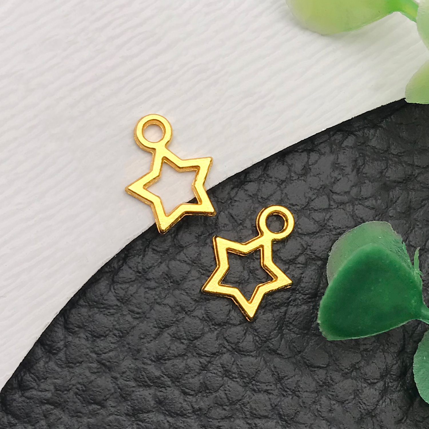 13572-古金锌合金小五角星星9x12-0.2g