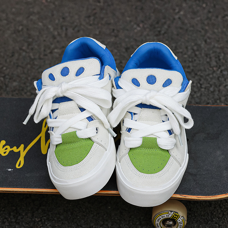 2025 primavera nuevos zapatos de pan de suela gruesa universal nicho parejas de moda universal zapatos de patineta de vello anti-camera zapatos de moda