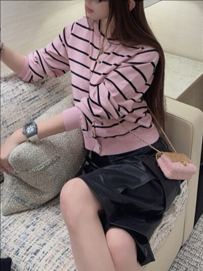 小香风粉色条纹针织开衫女春秋2025新款气质高级感显瘦毛衣短外套|undefined