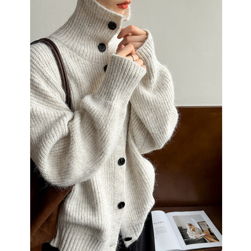 Juzhi Autumn and Winter New Style Lazy Style High Collar Single-Breasted Loose Versatile Long-Sleeved Wool Knitted Sweater for Women 1320 Juzhi Autumn and Winter New Style Lazy Style High Collar Single-Breasted Loose Versatile Long-Sleeved Wool Knitted Sweater for Women 1320