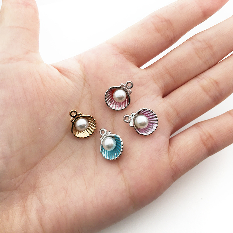 2g Weight Pendant Jewelry Making Type Pearl Inlay Material DIY Jewelry Accessories Classification 1 Piece Quantity Alloy Material Shell Pattern Plating, Inlay Design Beach, Simple Style Style 1 Piece Alloy Pearl Shell Pendant 2