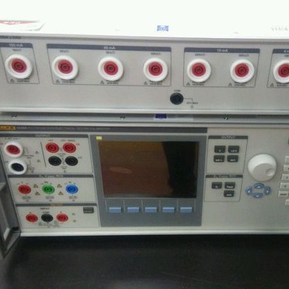 回收中  FLUKE5730A多功能校准器