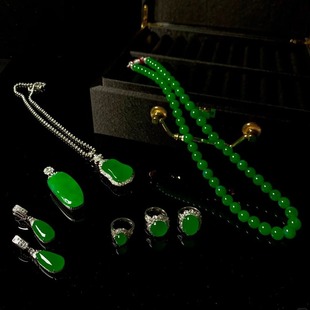 Emerald Guatemala Material Imperial Green Ice Necklace Emerald Treatment Manyang Green Spicy Green Collarbone Small Rice Bead Bracelet