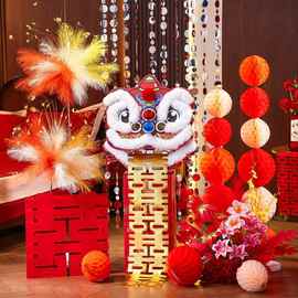 婚房布置套装新房装饰醒狮摆件男女方婚礼晨袍拍照背景墙结婚装饰