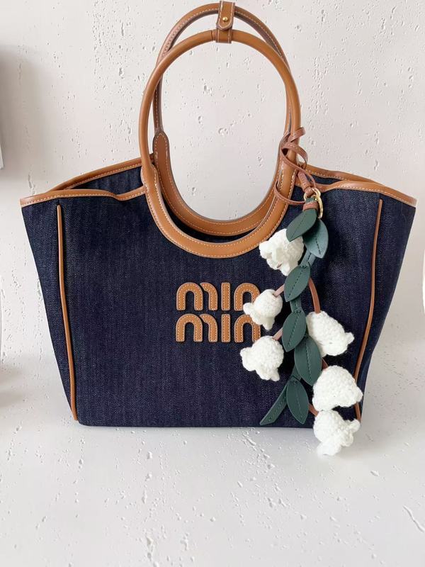 MIU バッグペンダントスズラン手織りウールニットフラワーチューリップキーペンダントファッションカーペンダント|undefined