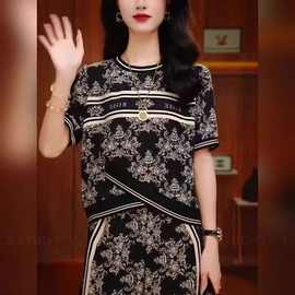 高档时尚两件套女2025夏季新款碎花减龄设计感短袖T恤直筒裤套装