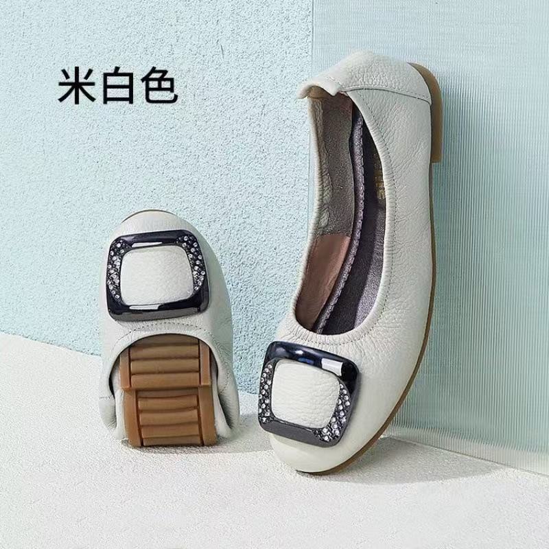 Zapatos de mujer con un pedaleado de cuatro estaciones zapatos de una sola sola superficie suave no se cansa zapatos de madre con suela plana zapatos de cuero de mediana edad zapatos de mujer