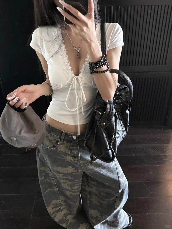 【210克40支纯棉】夏季新款修身设计感绑带蕾丝拼接V领短袖T恤女|undefined