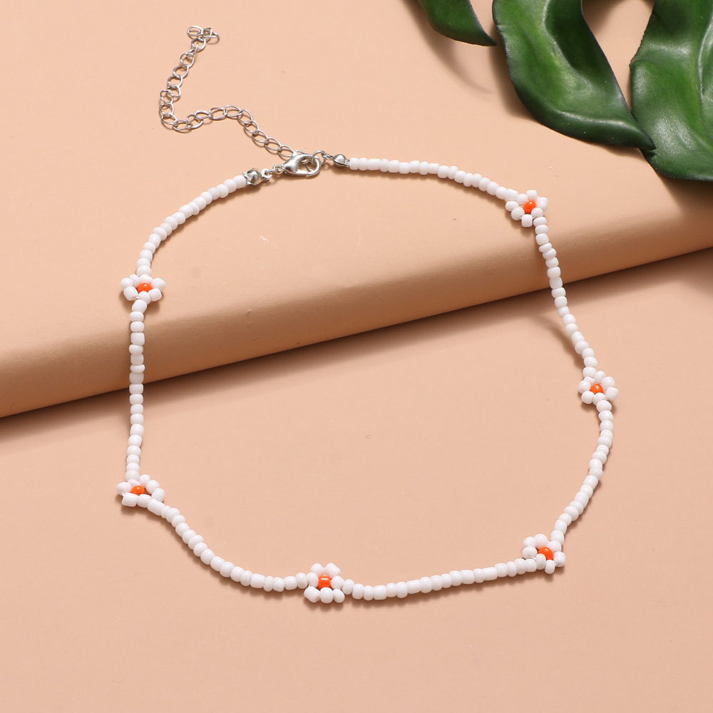 Geometric, Flower Pattern Ethnic Style Simple Style Classic Style Geometric Flower Glass Women's Necklace