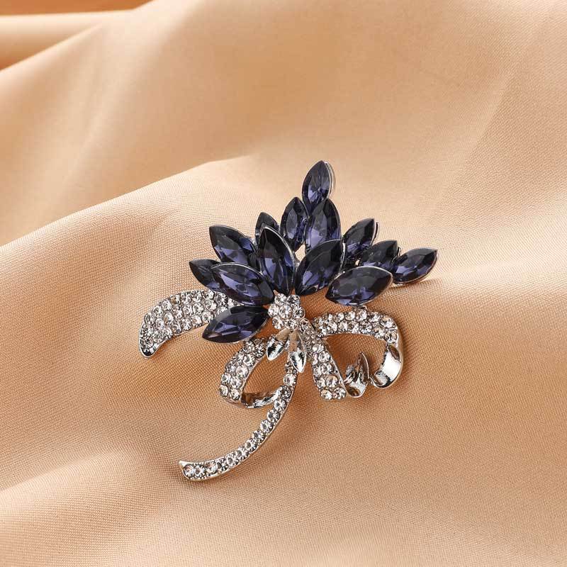 Retro Insect Flower Butterfly Alloy Inlay Artificial Gemstones Women's Brooches display picture 2