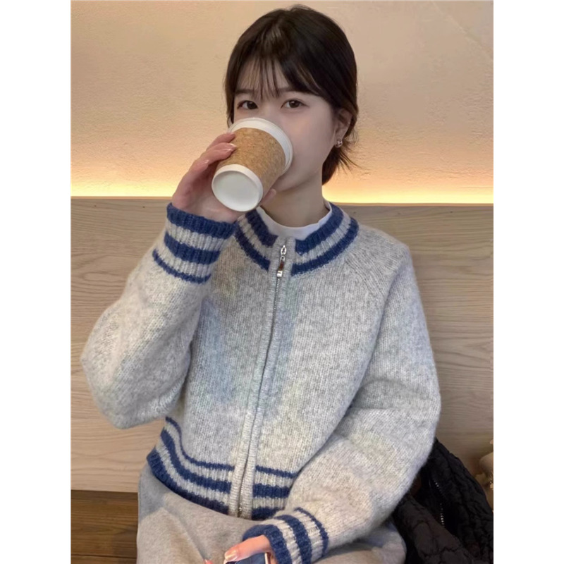 气质毛衣撞色拉链羊绒开衫女圆领上衣女秋冬减龄棒球服羊毛短外套