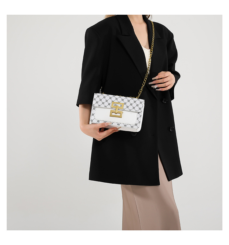 High-end texture, retro single-shoulder women's 2024 autumn new trendy and versatile chain crossbody small square bag undefined