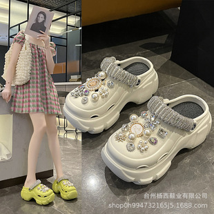 Fashionable thick-soled hole shoes women's summer non-slip outer wear new pearl rhinestone chain heightening muffin beach sandals