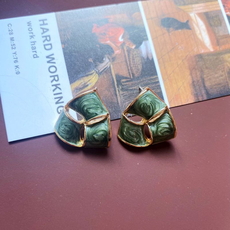 Retro Geometric Shell Bow Square Flower Earrings display picture 7