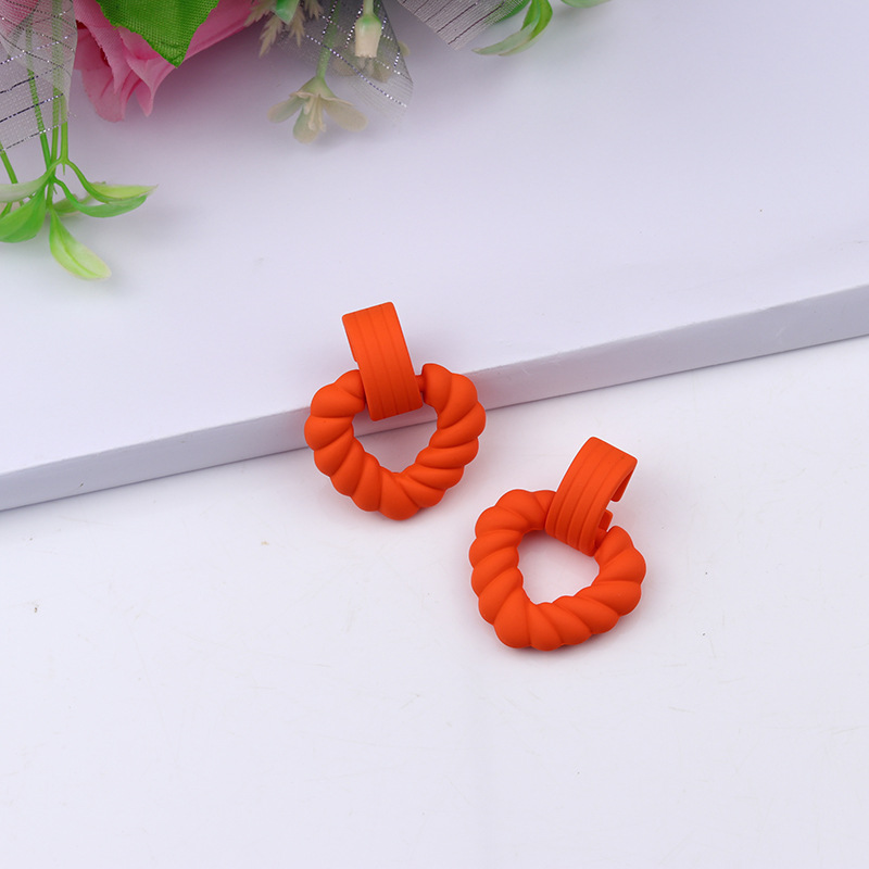 11g Weight Drop Earrings Classification 1 Pair Quantity Daily Occasion Acrylic Material Heart Shape Pattern Women'S Gender Spray Paint Design Fashion Style 1 Pair Fashion Heart Shape Spray Paint Arylic Drop Earrings 2