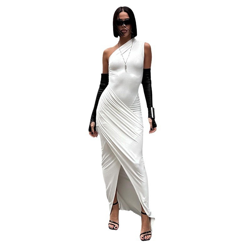 2024 verano nuevo estilo europeo y americano ropa de mujer transfronteriza vestido largo de color sólido cuello inclinado casual sin mangas delgado vestido de hombro único image 6