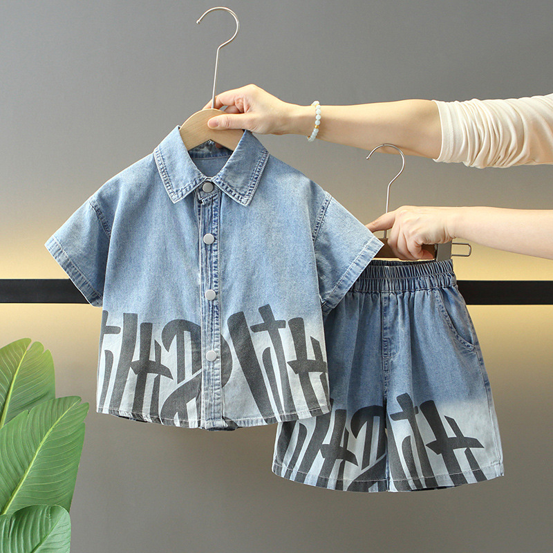 8073 ropa de verano para niños 2025 nuevo traje para niños versión coreana camisa de mezclilla delgada traje de dos piezas ropa de bebé de moda