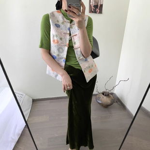 [Wang Yike] 24 Winter Italian Color Rich Flower Embroidery Embroidery Vest Vitality Multicolor Buckle Vest Versatile