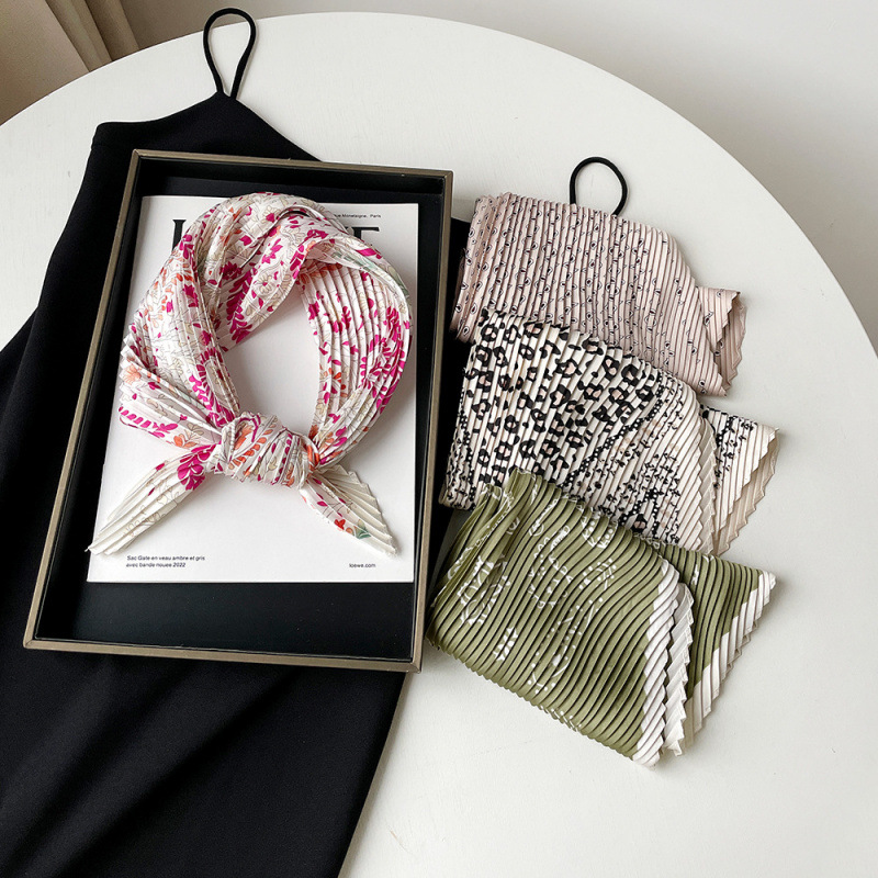 Women's Pleated Silk Scarf 70 Cm Square Neckerchief Style Leopard Print Cashew Print Satin Headscarf_voghion.com