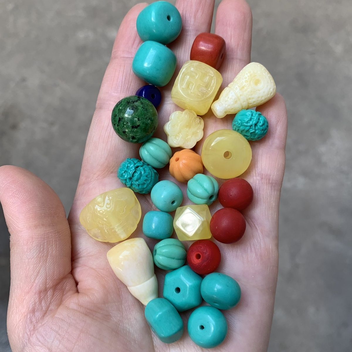 Turquoise accessory wax agate