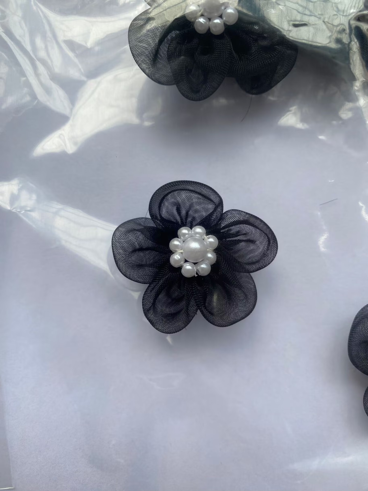 Black white bead