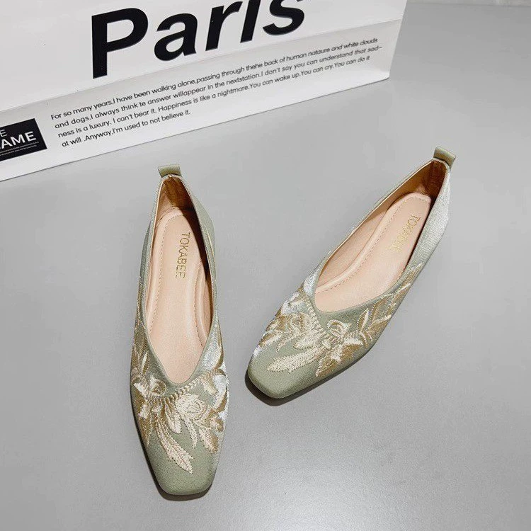 2025 весна и лето, новые нишевые туфли на плоской подошве в китайском стиле с острым носком для женщин, универсальные туфли без шнуровки с неглубоким носком и вышивкой