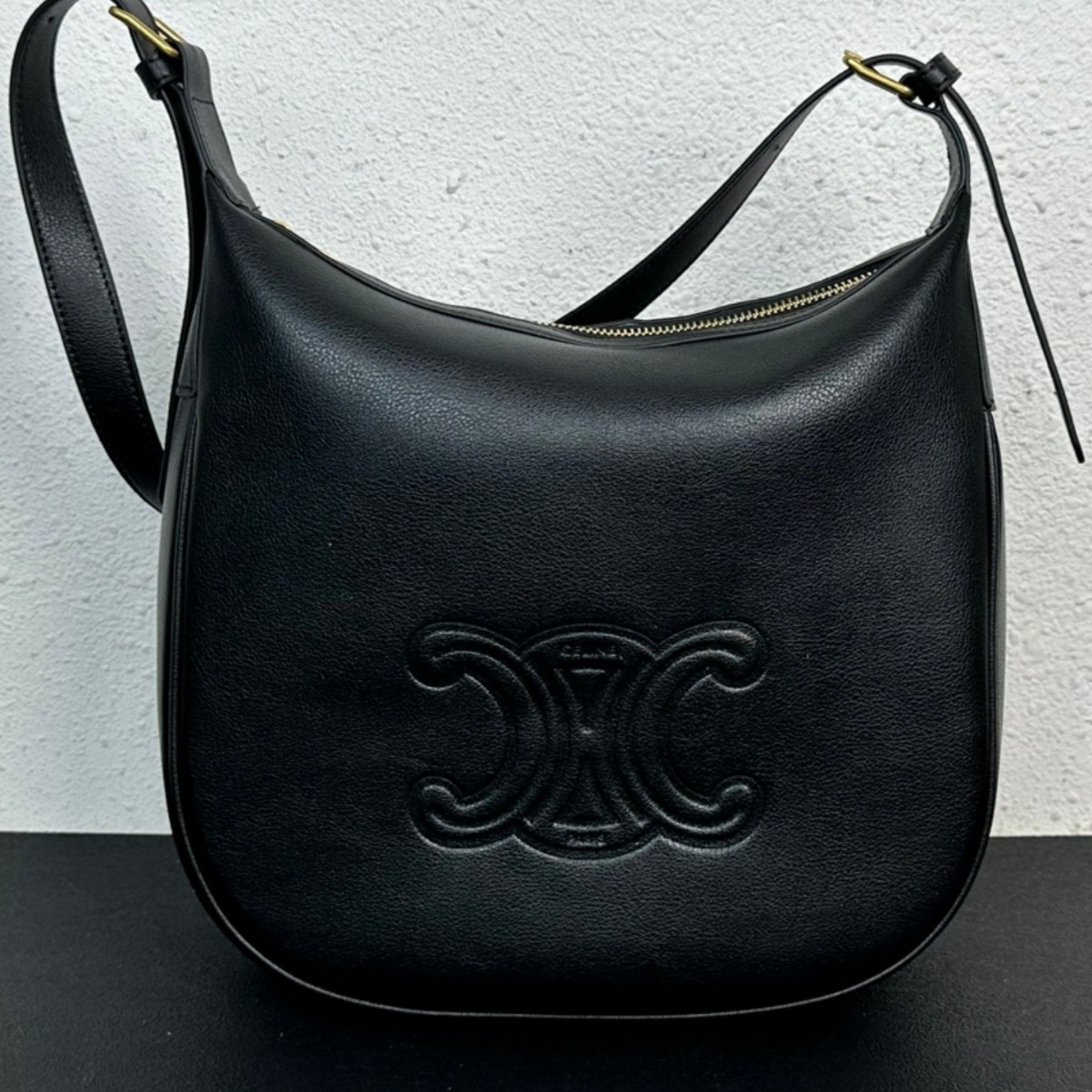 2025 New Soft Leather HOBO Underarm Bag for Women, Monogram Shoulder Bag, Fashion Versatile Simple Large Capacity Commuter Bag - Thumbnail 2