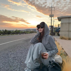 SUNONEONE 韩系早秋穿搭休闲舒适女宽松条纹连帽卫衣