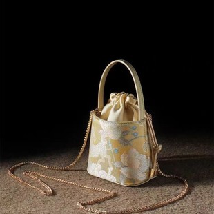 ����ʽ����С��2025�¿�����ĵ�����L����μ�б���yŮ��ˮͰ��