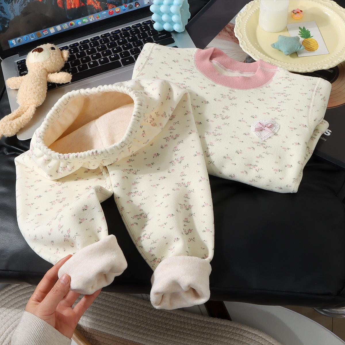 Su bebé, ropa interior cálida para niños, sin hueso, grueso 500g de lana, chaqueta de seda, pantalones de invierno, pijamas de invierno