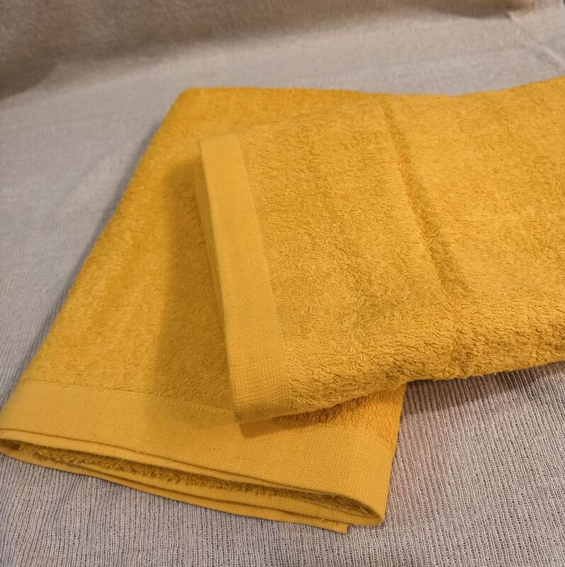 Yellow Bath Towels, Surplus Stock from Foreign Trade, 70*135cm, Orange-Yellow Bath Towels for Inventory Clearance, Hotel-Quality All-Cotton Bath Towels