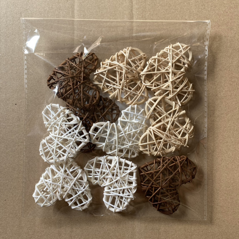 For Cross-Border Sales, Mixed Pack of 3 Heart-Shaped Decorations in Natural Wood Color, Coffee Color, and White, 10 Pieces Per Pack, Rattan Woven Heart-Shaped Decorations