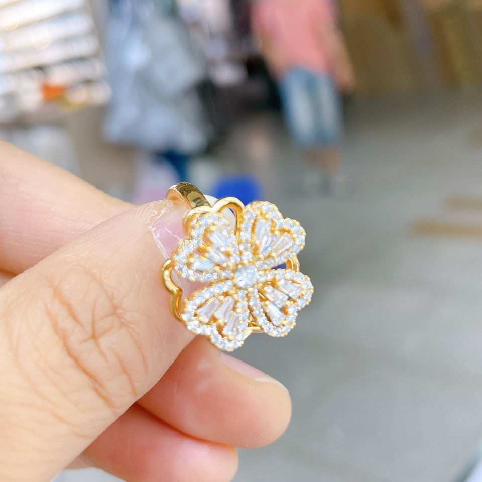Rotatable Flower Ring For Women Adjustable Lucky Grass Design_voghion.com