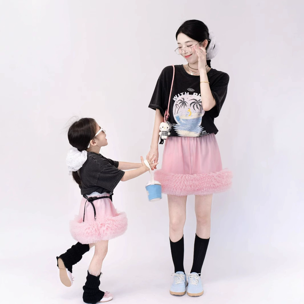 Fashionable cartoon T-shirt, family style, Korean style, western style