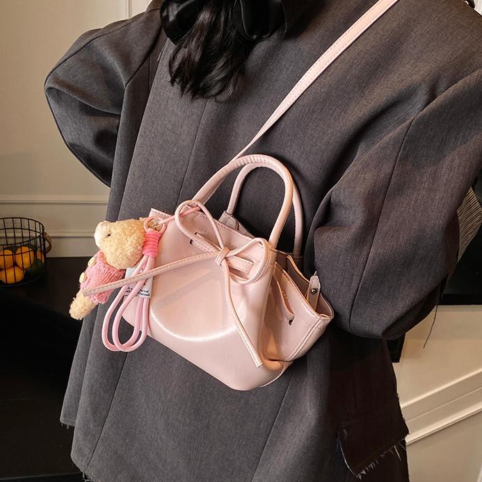 Nicho de diseño coreano bolsas de canasta de verduras para mujeres 2025 nueva moda bolsas de cubo de alta calidad bolsas de hombro