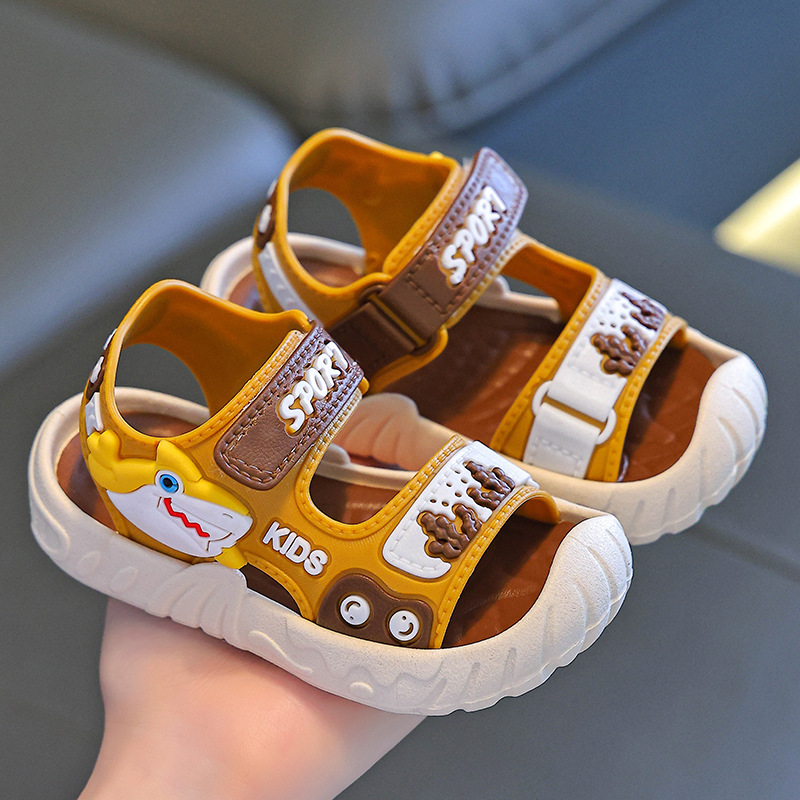 Sandalias para bebés varones de verano nuevos dedos de moda transpirables zapatos de playa para bebés con suela suave zapatos antideslizantes para niños pequeños