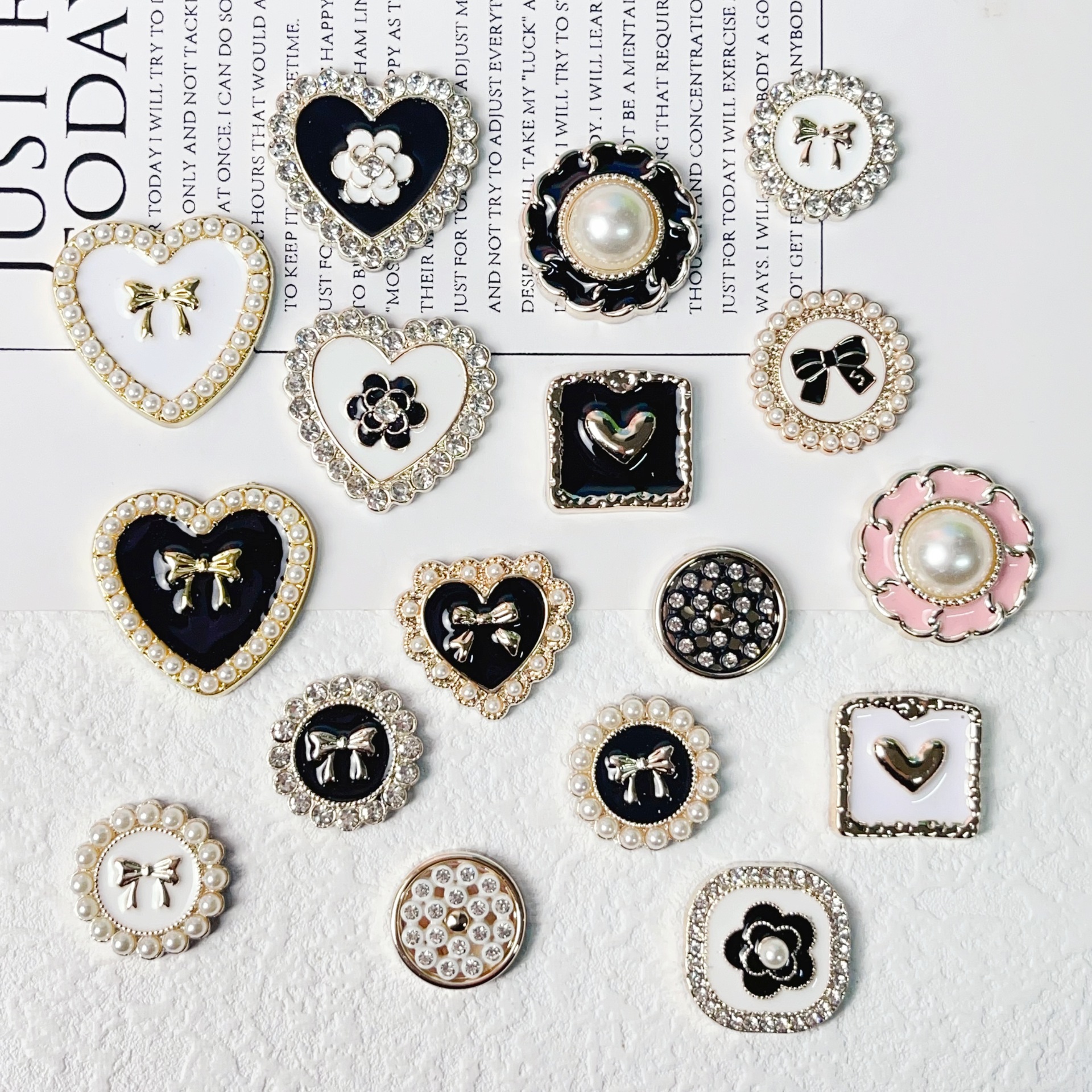 Coreano pequeño arco de perlas fragrantes camellia amor diy accesorios accesorios pinzas de pelo agujeros zapatos bolsos materiales