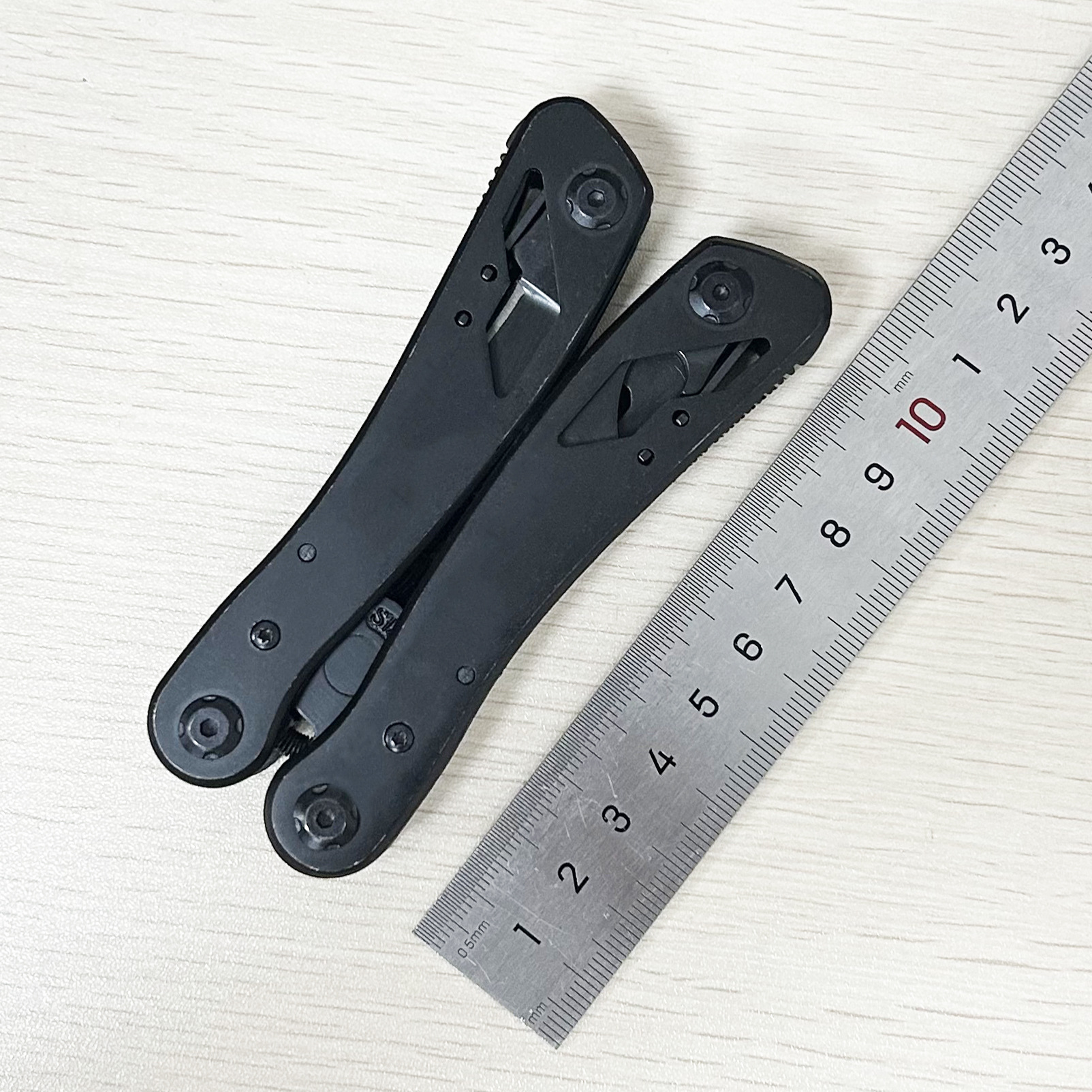 批发户外不锈钢多功能刀钳折叠多用钳子小刀 便携野外应急工具钳