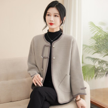 2025年妈妈秋冬装针织衫外套中老年女装洋气减龄韩国绒女开衫上衣