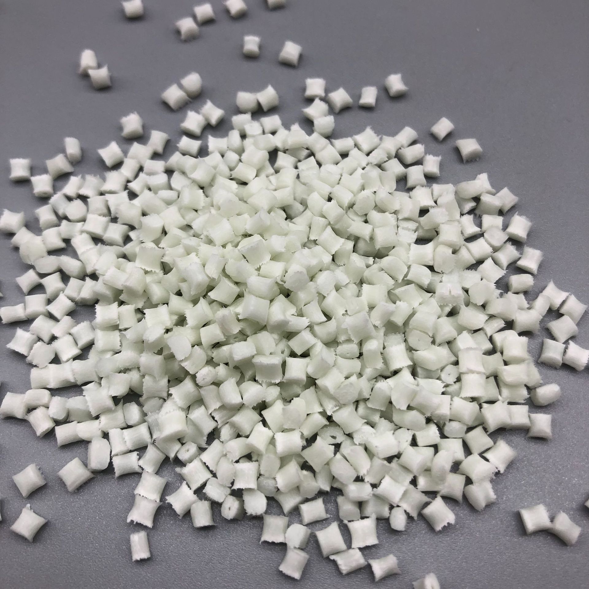 PA66-GF40家电部件、电子部件、汽车部件、机械强度高、尺寸稳定