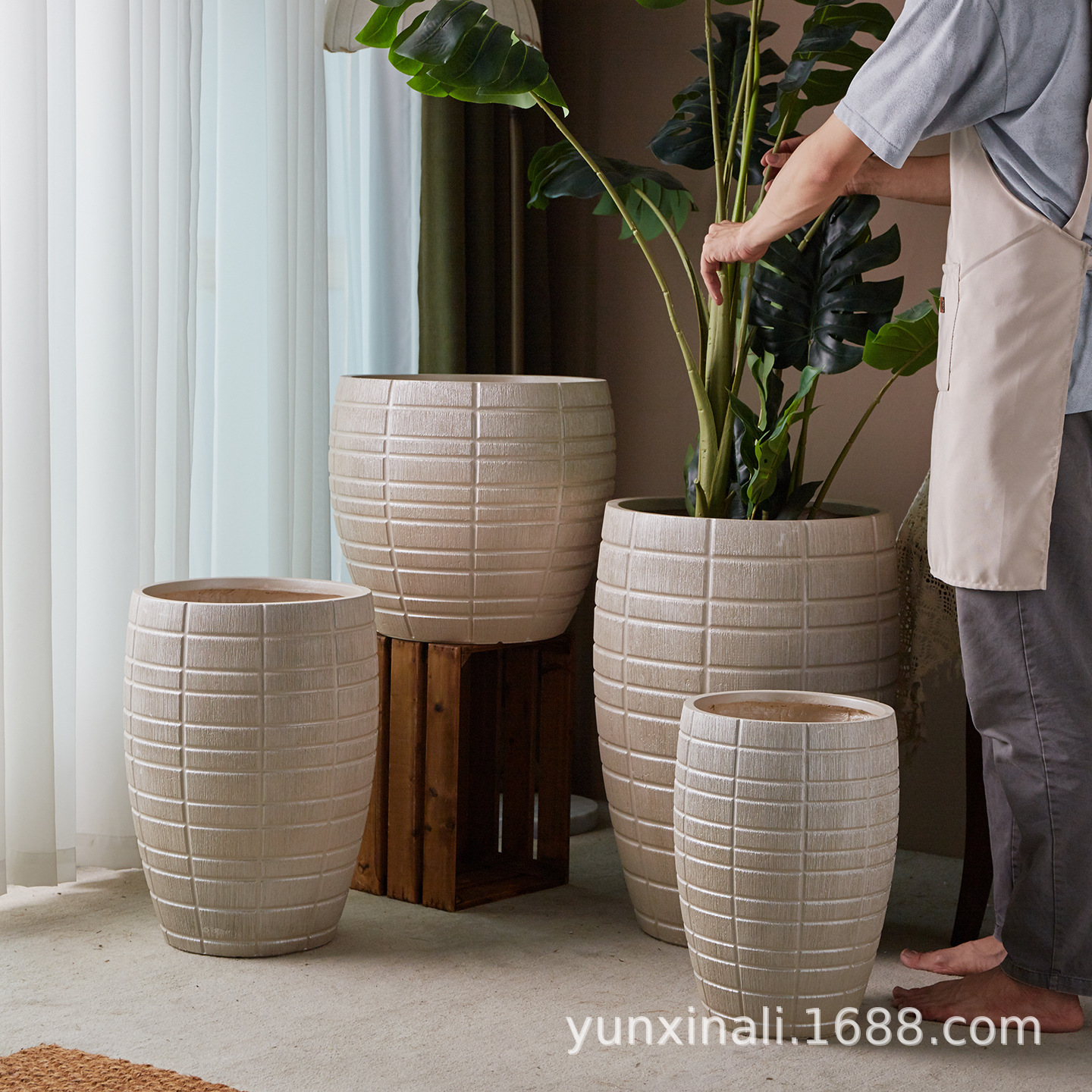 Nuevo estilo nórdico de alta sensación de magnesio de barro creativo en relieve de alta profundidad maceta interior centro comercial helechos verdes maceta especial