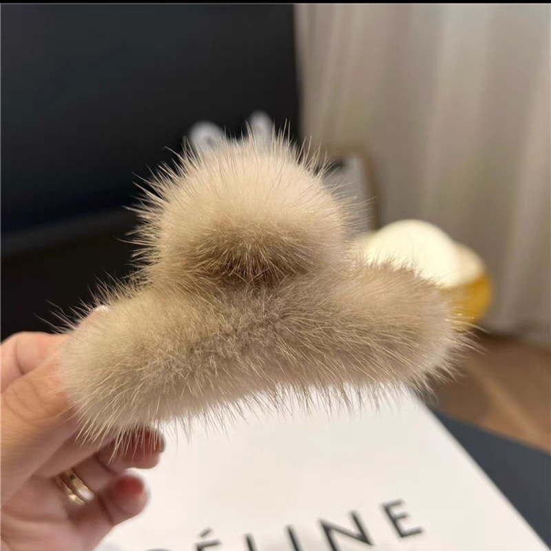 ミンクヘアグリッパー韓国のかわいいぬいぐるみヘアピン気質毛皮グリッパーバックヘッドクリップサメクリップ女性卸売|undefined